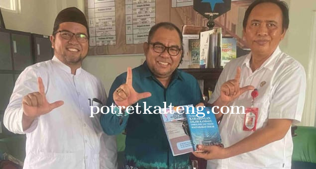 Kadisarpustaka Kapuas Rayakan Hari Buku Sedunia dengan Aksi Berbagi dan Menerima Buku