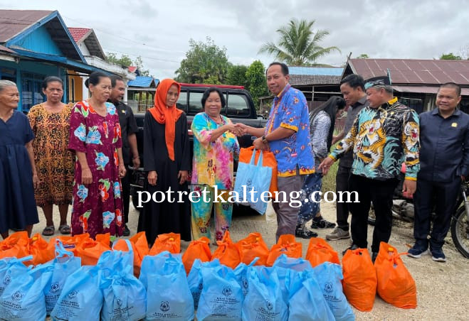 Pemkab Kapuas Salurkan Bantuan kepada Kecamatan Terdampak Banjir