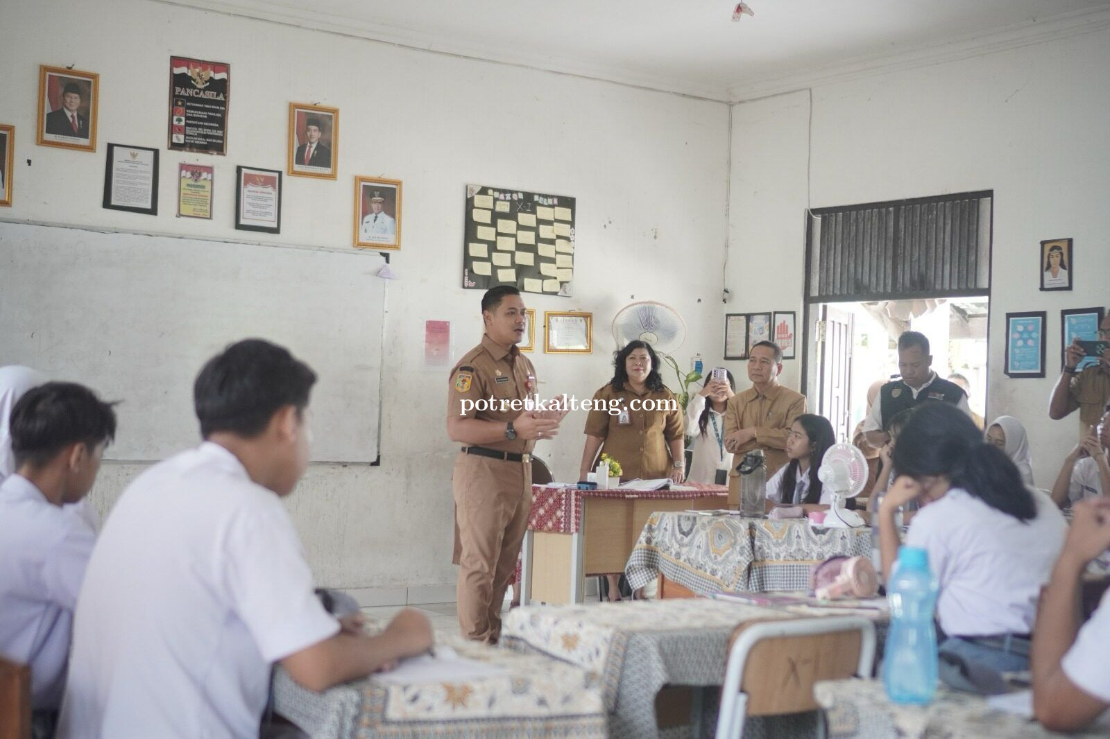 Disdik Kalteng Uji Coba Pembelajaran Hybrid, Plt. Kadisdik Motivasi Siswa Jadi Generasi Unggul