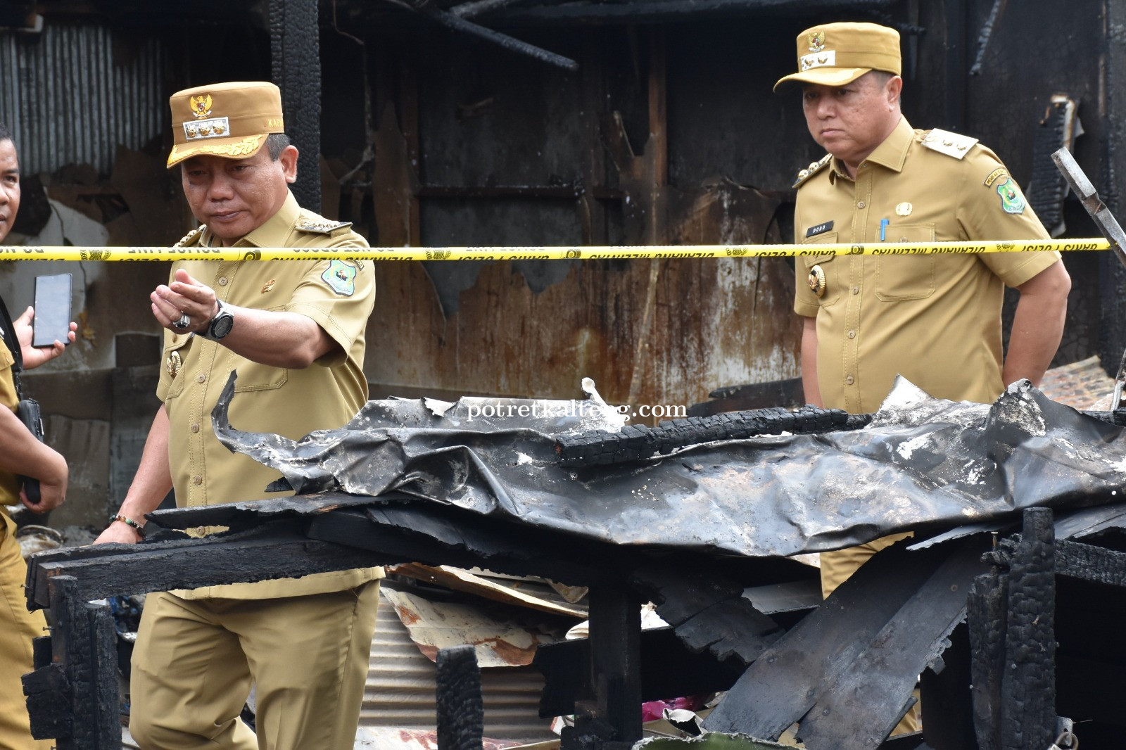 Bupati Kapuas Tinjau Lokasi Kebakaran Pasar Sari Mulia, Instruksikan Bantuan Cepat