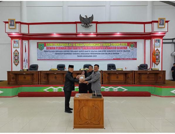 Pemkab dan DPRD   Barsel Sepakati Perda APBD Tahun Anggaran 2025