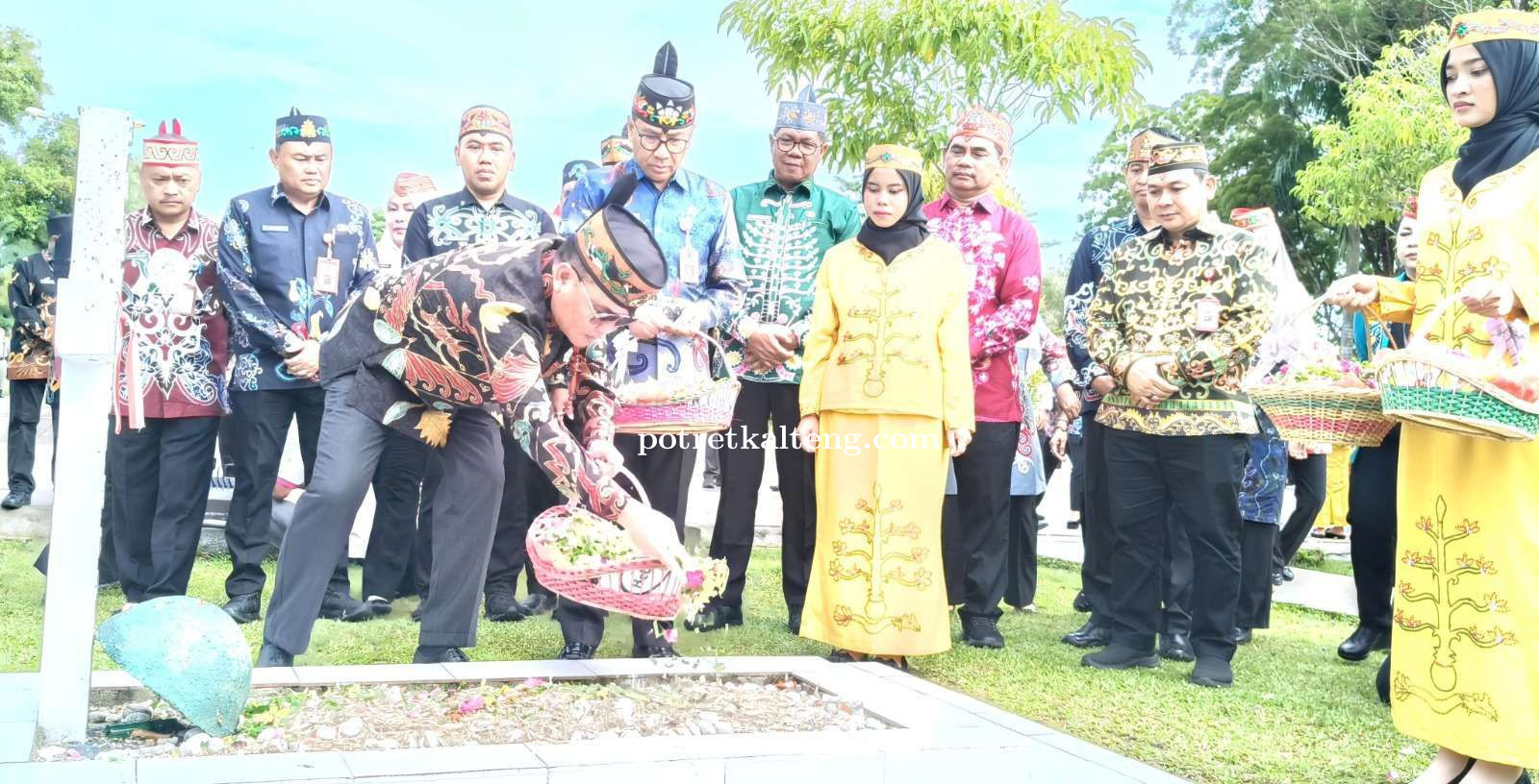 Peringati Hari Jadi ke-68, Pemprov Kalteng Gelar Ziarah dan Tabur Bunga untuk Kenang Jasa Pahlawan