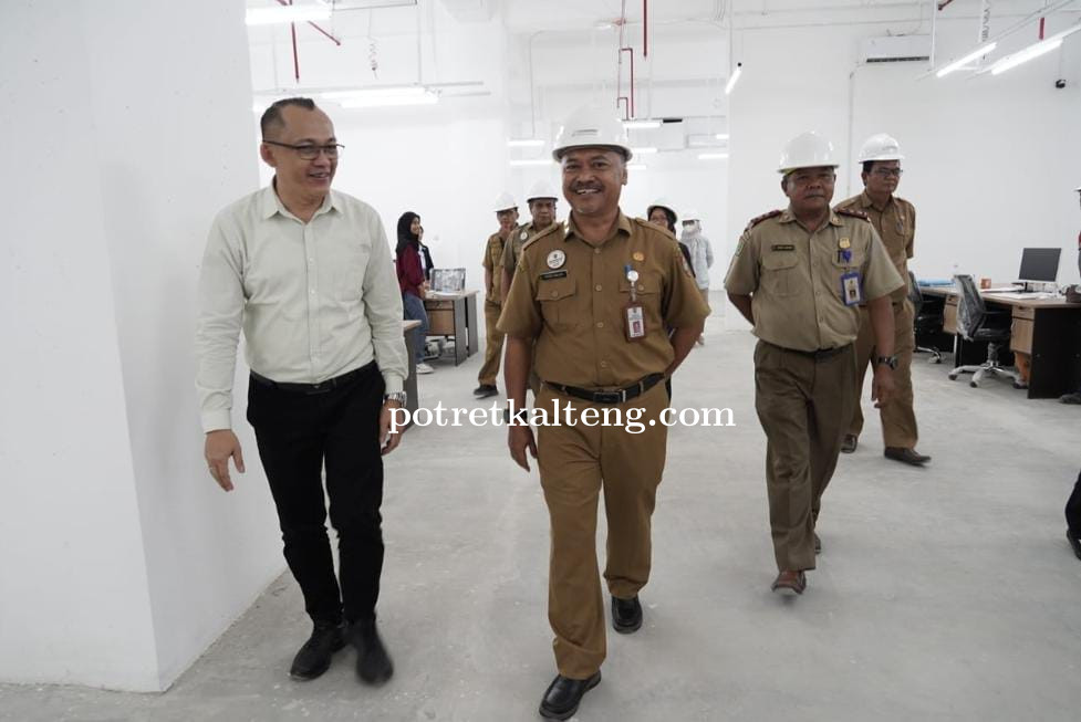 Disnakertrans Kalteng Tinjau Proyek Duta Mall, Pastikan K3 Diterapkan Maksimal