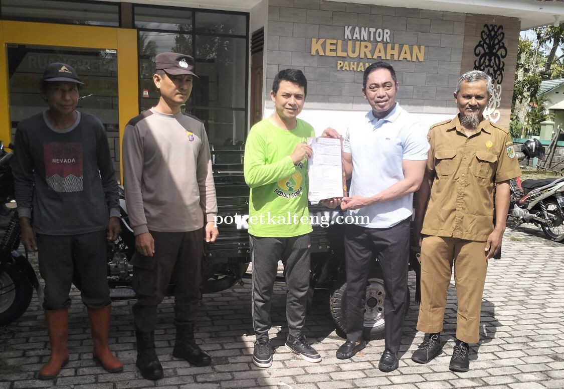 Ketua P4B Terima Motor Roda Tiga untuk Angkutan Sampah di Pasar Besar Palangka Raya