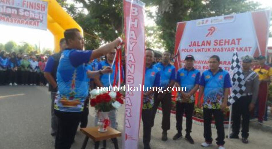 Jalan Sehat Meriahkan HUT Bhayangkara ke-79 di Barito Timur, Polri Ajak Warga Jaga Kamtibmas