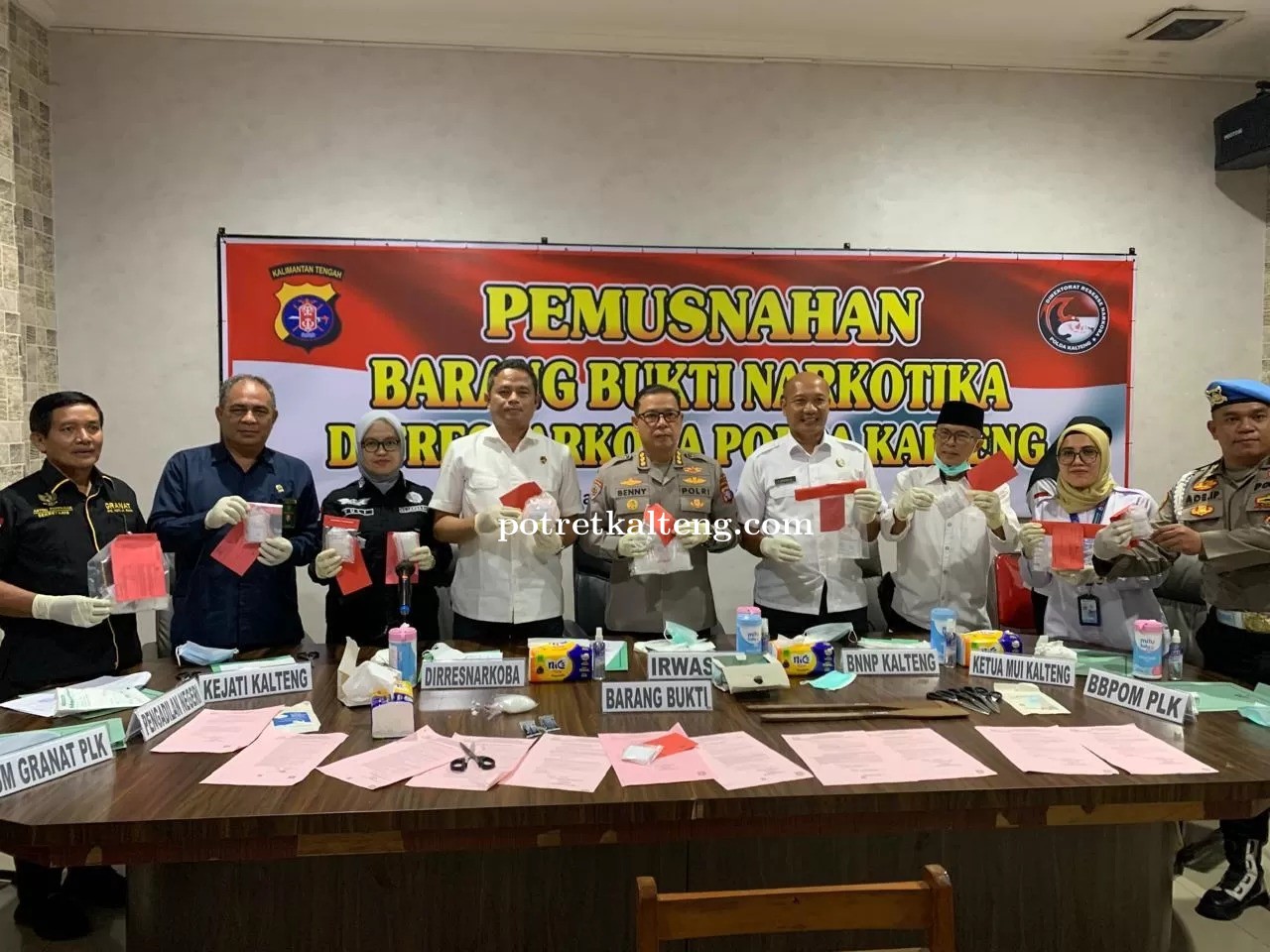 Polda Kalteng Musnahkan 1,25 Kg Sabu dan 43 Butir Ekstasi Hasil Tangkapan 11 Tersangka