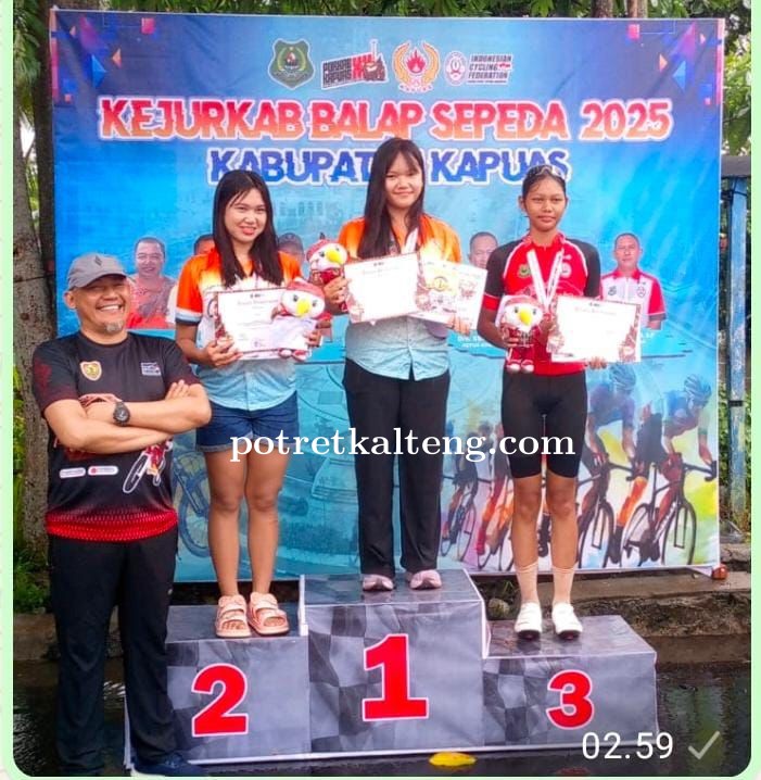 Hujan Deras Tak Surutkan Semangat Atlet di Kejurkab Balap Sepeda Kapuas 2025