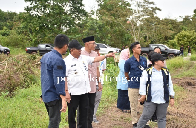 Kekuatan Pangan Daerah: Bupati Kapuas Tinjau Progres Saluran Irigasi Dan Perluasan Lahan Tani