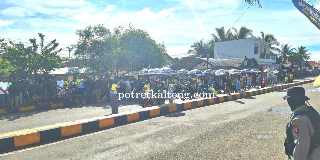 Meski Diguyur Hujan Deras, Final Kejurprov Motoprix Bupati Barsel Cup 2025 Tetap Berlangsung Seru