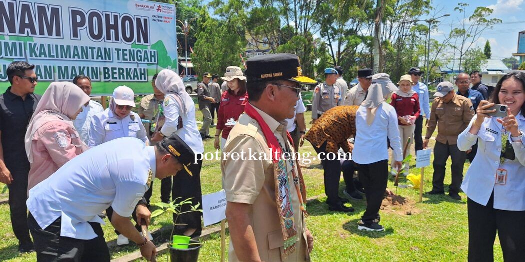 KPHL Gerbang Barito Dukung Gerakan Tanam Pohon Bersama Gubernur Kalteng di Barsel
