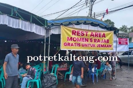 Antusias Jamaah Haul Guru Sekumpul Singgah di Rest Area Mambulau