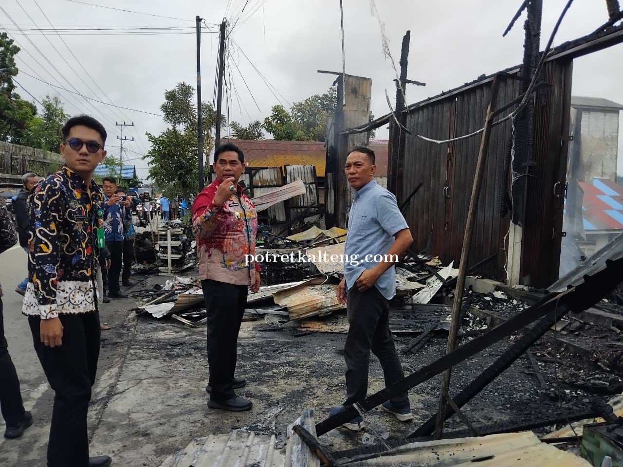 Pemkab Barito Utara Salurkan Bantuan bagi Korban Kebakaran di Jalan Merak Muara Teweh
