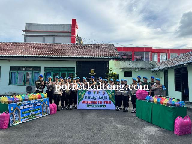 Sinergitas TNI-Polri, Denpom XII/2 Plk dan Bidpropam Polda Kalteng Gelar Kegiatan Berbagi Takjil unt