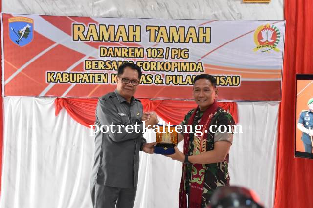 Pj Bupati Darliansjah Sambut Danrem 102/PJG, Dorong Sinergi untuk Kemajuan Kapuas
