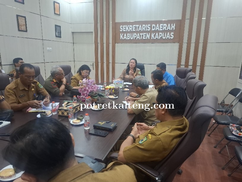 Sekda Kapuas Pimpin Rakor Pengelolaan Sampah, Tekankan Sinergi Lintas Sektor Kejar Target Nasional 1