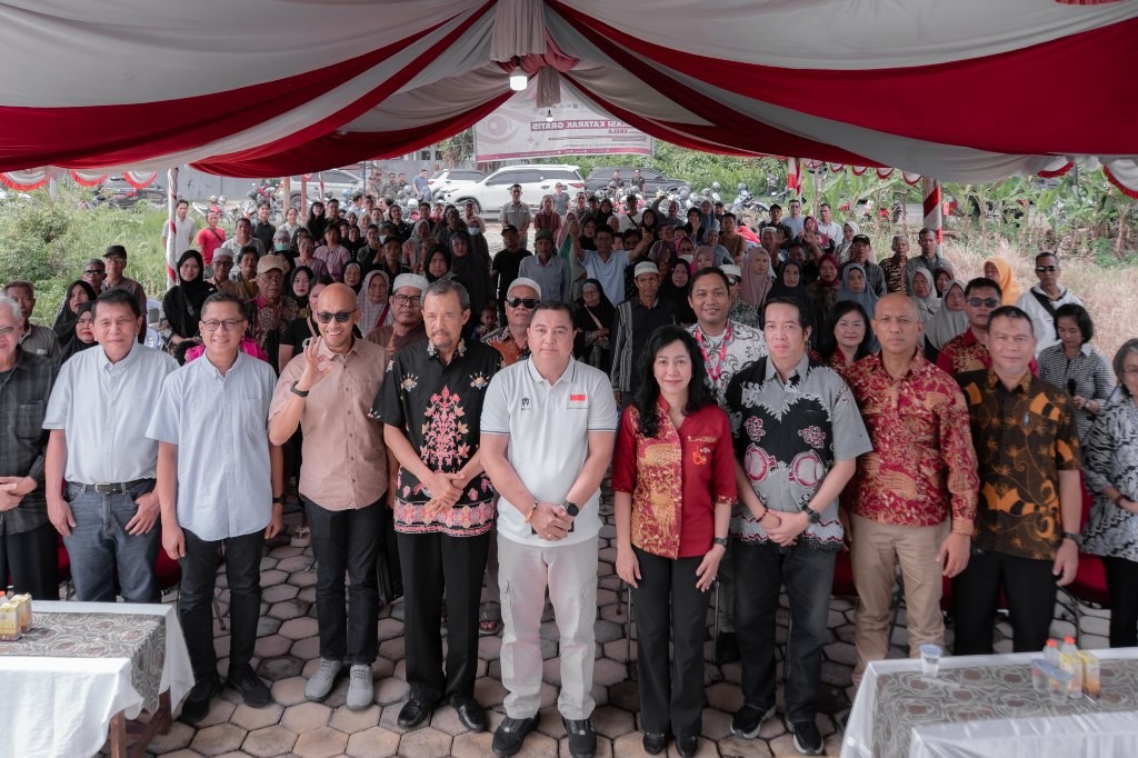 Operasi Katarak Massal di Kapuas: Pemkab, UGM, dan Vision Center Tangani 100 Mata Warga