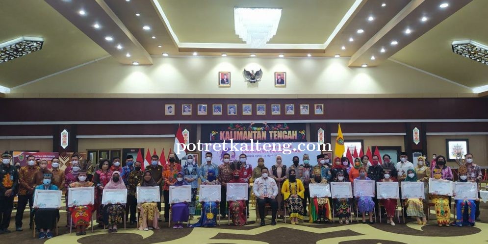 TP PKK Kota Palangka Raya Hadiri Puncak Peringatan Hari Kartini Tingkat Nasional Tahun 2022