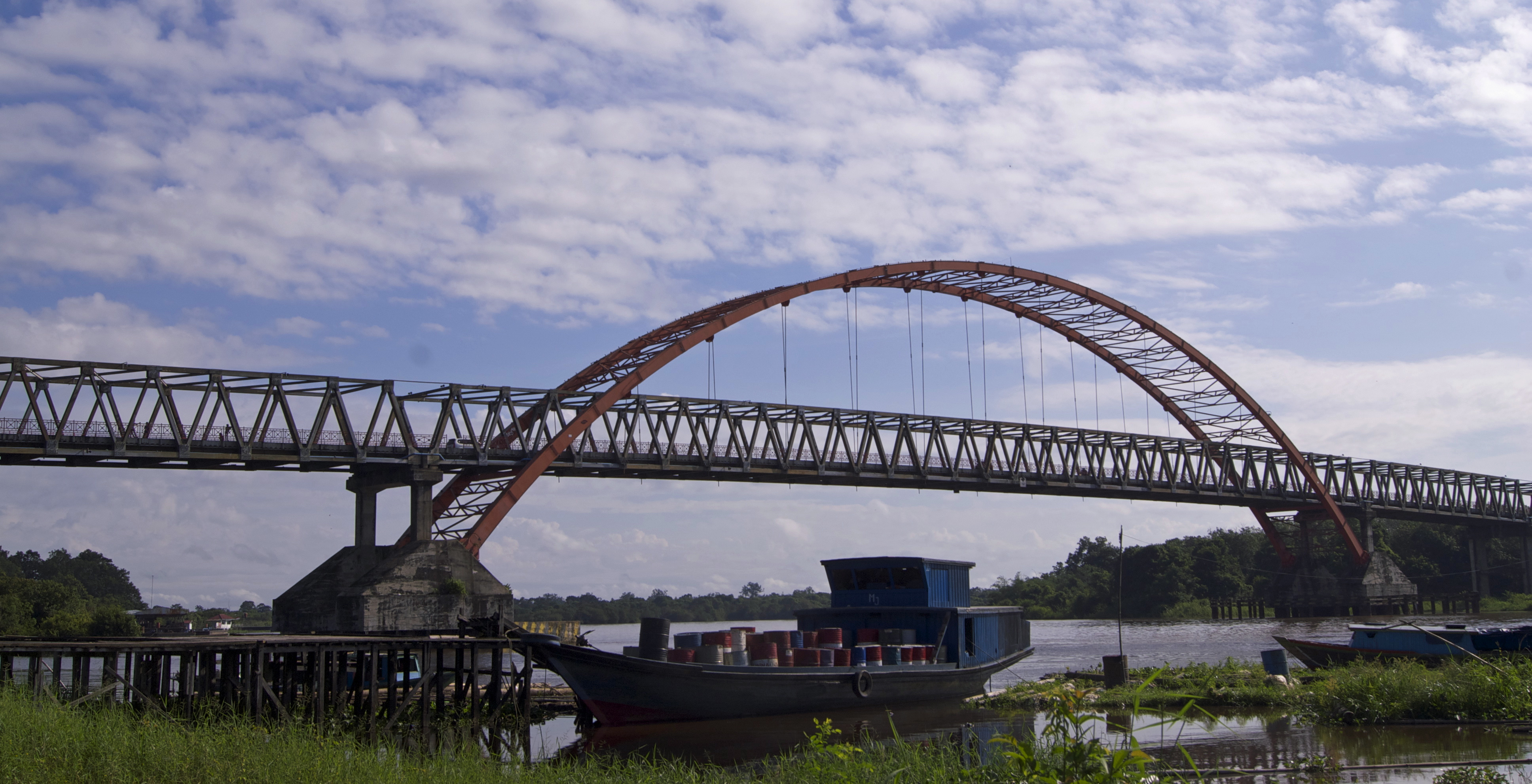 Jembatan_Kahayan_Palangkaraya.jpg