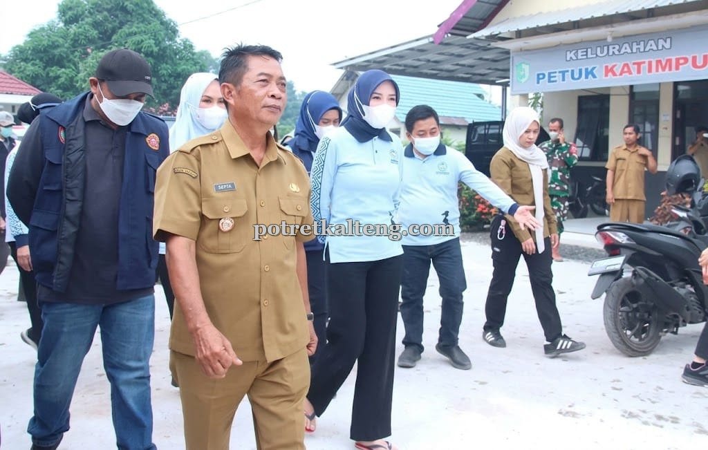 Ketua TP PKK Kalteng Tinjau Posko Karhutla Petuk Ketimpun, Pastikan Relawan dan Rumah Oksigen Siaga