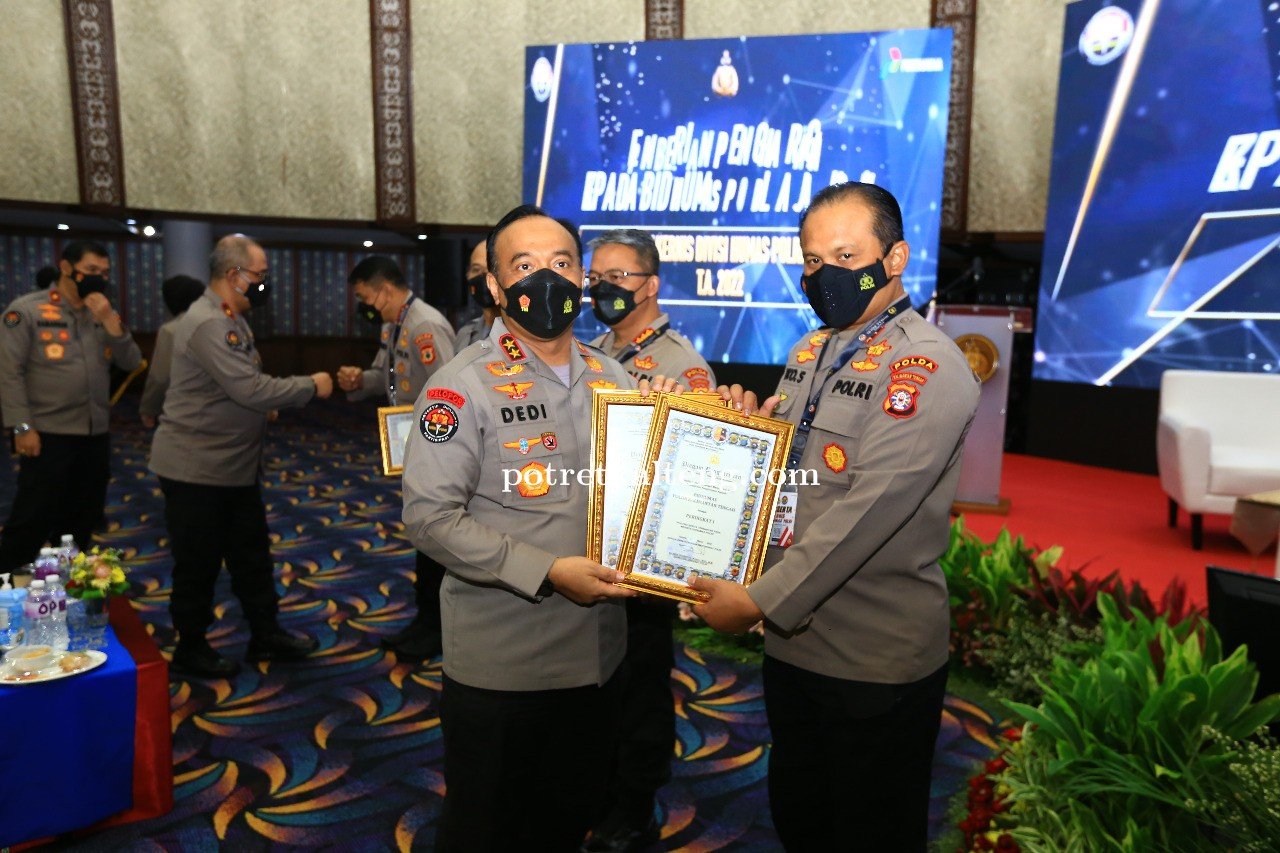 Humas Polda Kalteng Raih 2 Penghargaan dari Kadivhumas Polri
