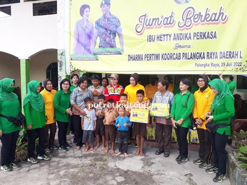 Terima Bantuan Jumat Berkah Dari Panglima TNI, Lurah Langkai Ucapkan Terimakasih