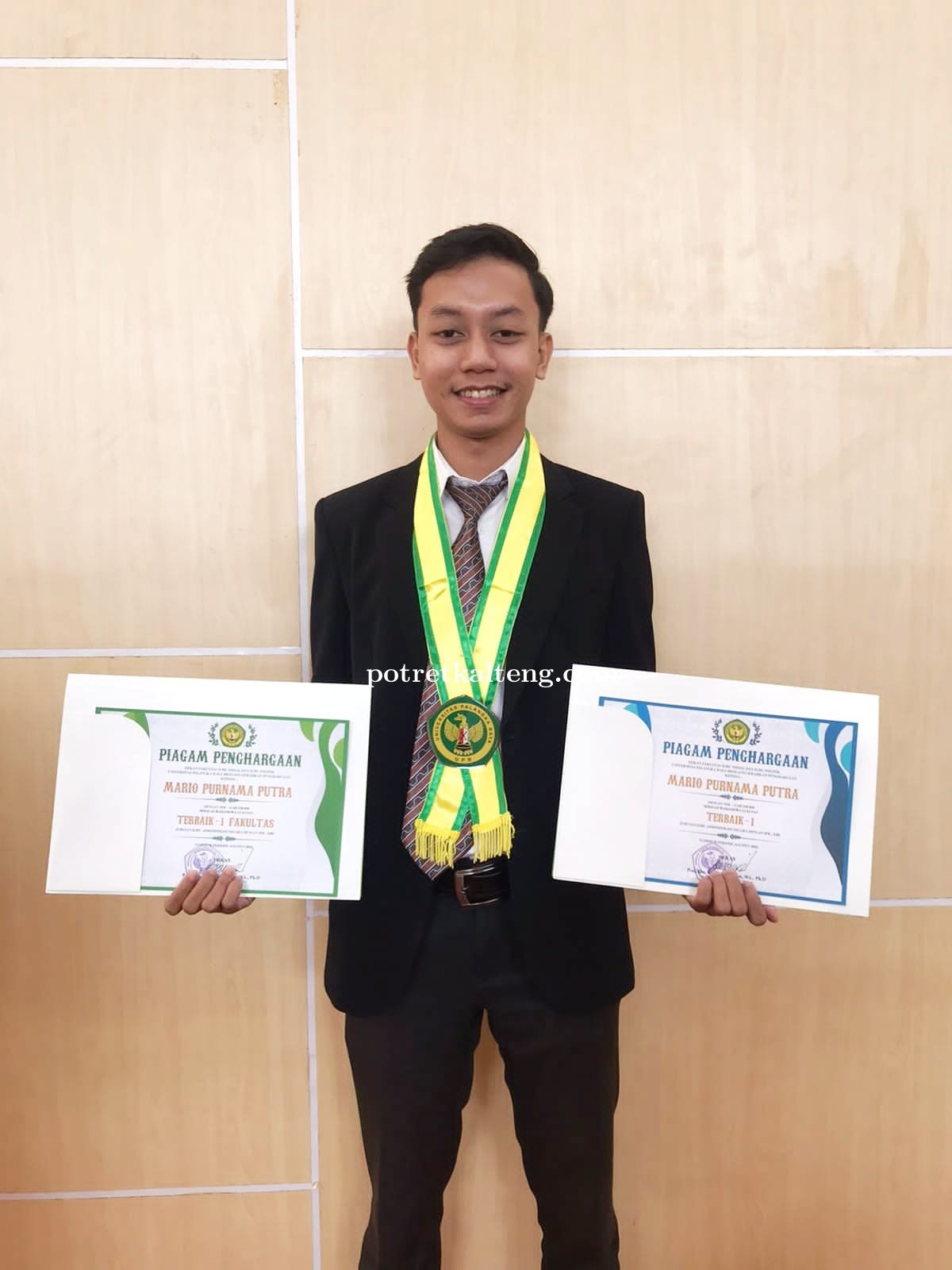 Lulusan Terbaik Fisip 2022 Ini Buat Platform Pendidikan