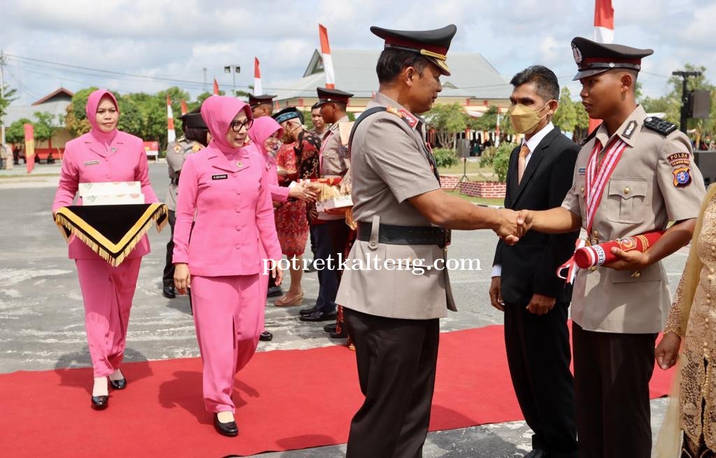 Kapolda Kalteng Lantik 248 Bintara Lulusan SPN Polda Kalteng.
