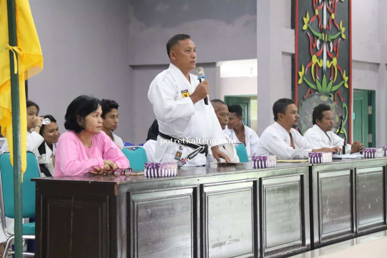 Lamkari Gelar Ghasuku dan Ujian Penurunan Kyu Karate di Makodim  Kapuas