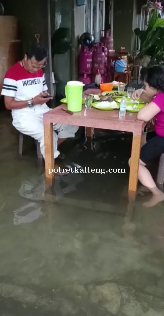 Hujan 1,5 Jam, Perumahan Warga Harum Manis Terendam