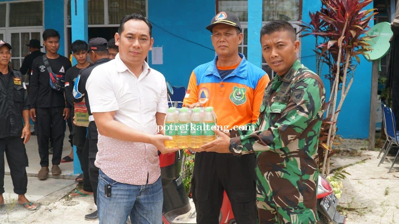Kodim 1011/KLK Serahkan Bantuan Banjir Pujon di Kapuas Tengah