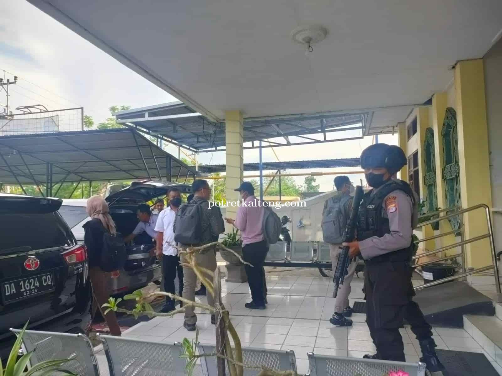 KPK Geledah Beberapa Kantor dan Rumah Kediaman Pejabat Jajaran SKPD Kabupaten Kapuas