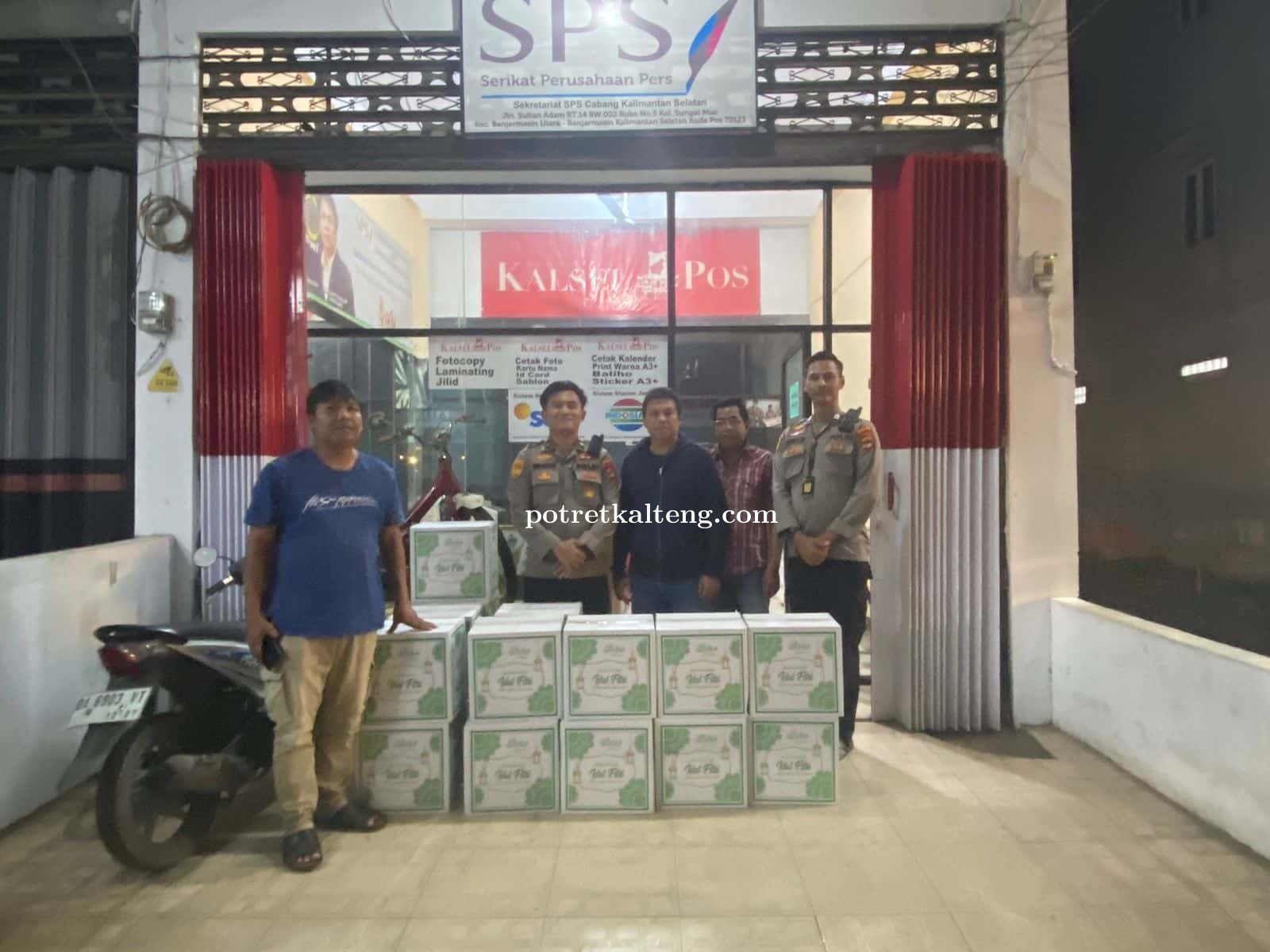 Rawat Sinergi Dengan Pers, Kapolri kembali serahkan Paket Lebaran ke Jurnalis di Kalsel
