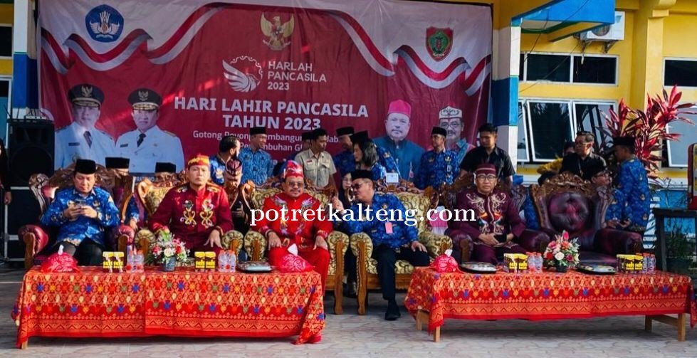 Sekda Kalteng H. Nuryakin Pimpin Upacara Hari Lahir Pancasila di SMA/ SMK Se Kota Palangka Raya