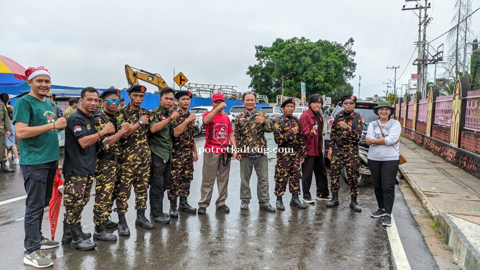 Jaga Toleransi, BANSER Barsel Amankan Parade Carnaval Natal Tahun 2023