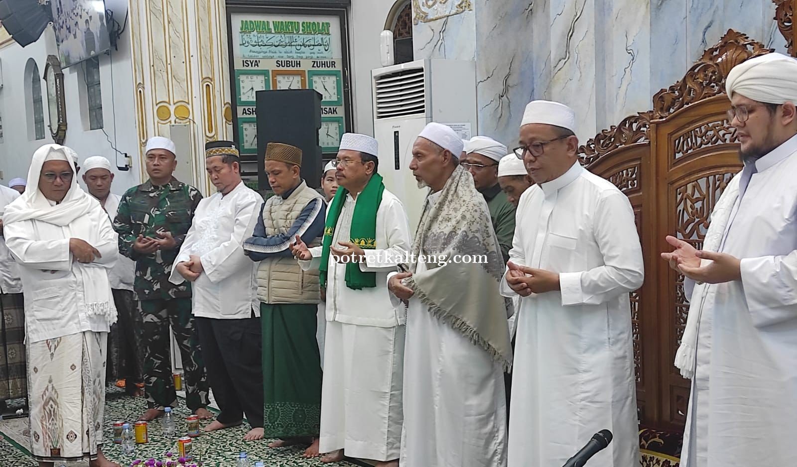 Sekda Kalteng Hadiri Acara Isra Miraj Sekaligus Haul Sekumpul Masyarakat Kereng Pangi