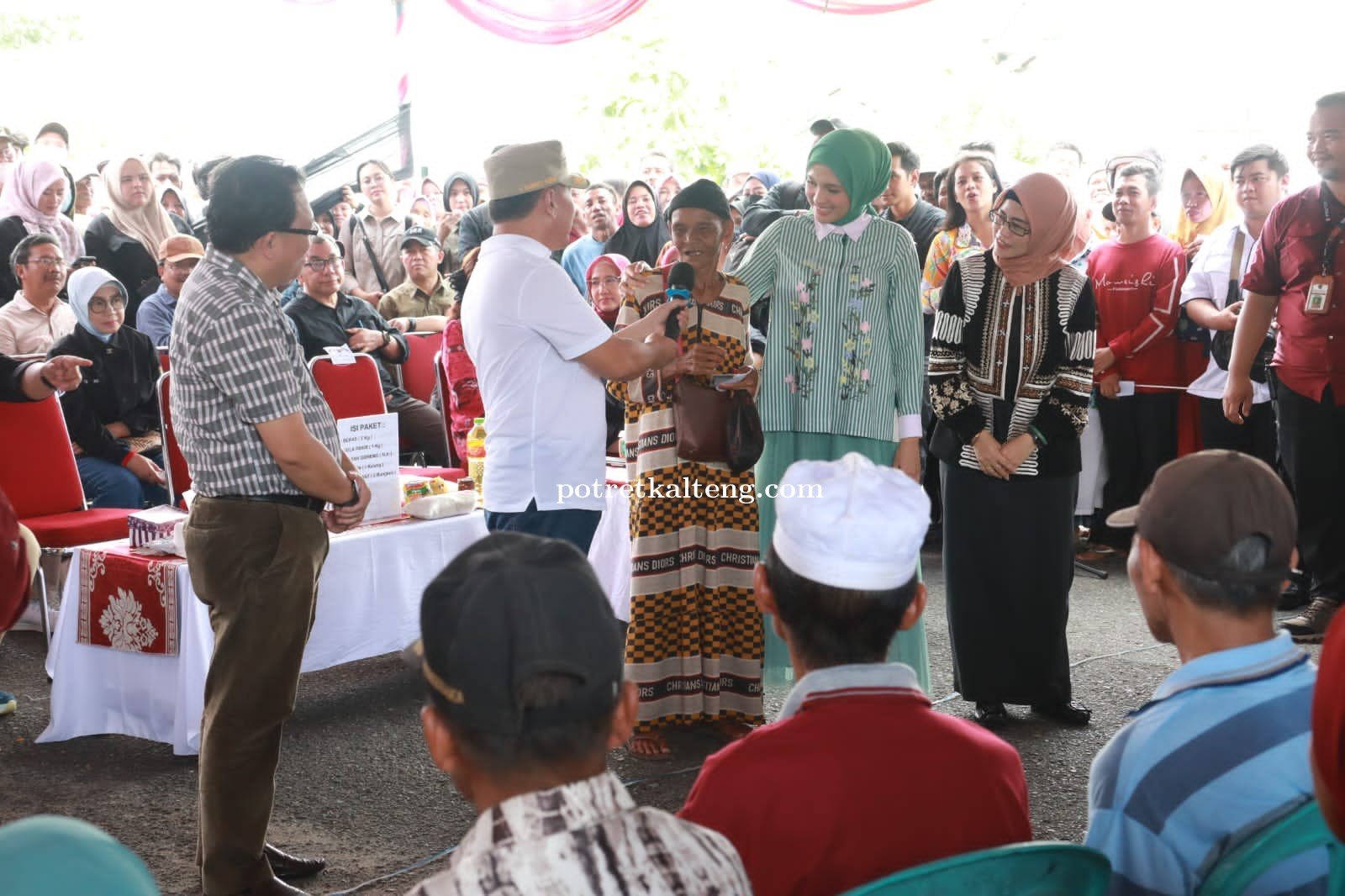 Kunker ke Kapuas,Gubernur Kalteng Hadiri Pembukaan Pasar Murah dan Temu Akbar Bersama Pelajar Kapuas