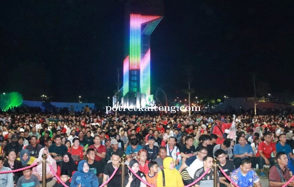 Antusias, Ribuan Masyarakat Nobar Timnas Indonesia U-23 Yang Diselenggarakan Pemprov Kalteng
