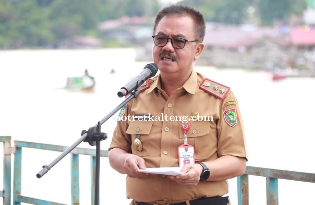 Plh Asisten Pemkesra Provinsi Kalteng, Herson B Aden Buka Lomba Perahu Hias