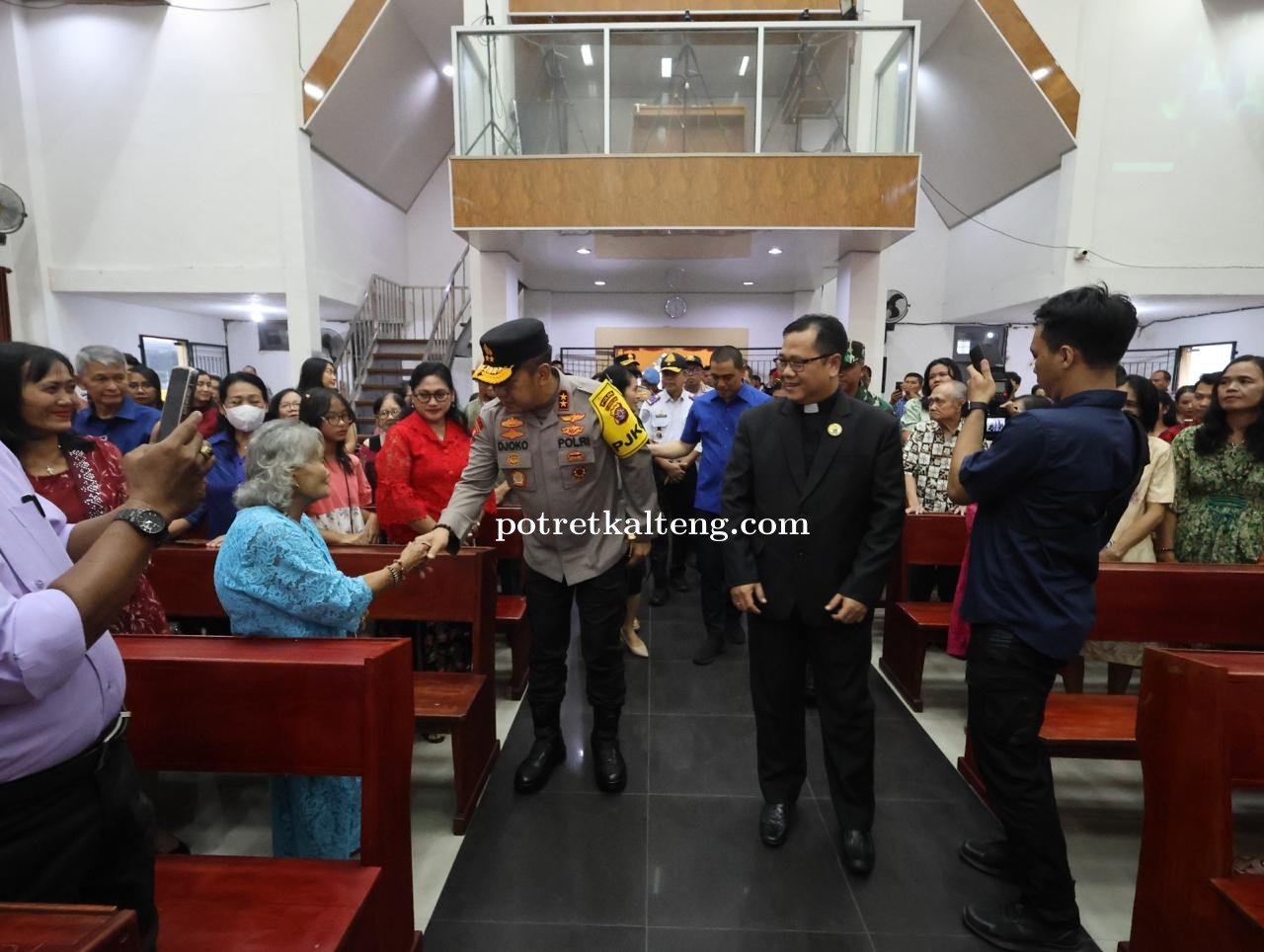 Pastikan Keamanan Natal, Kapolda Kalteng Bersama Forkopimda Sambangi Gereja di Kota Palangka Raya