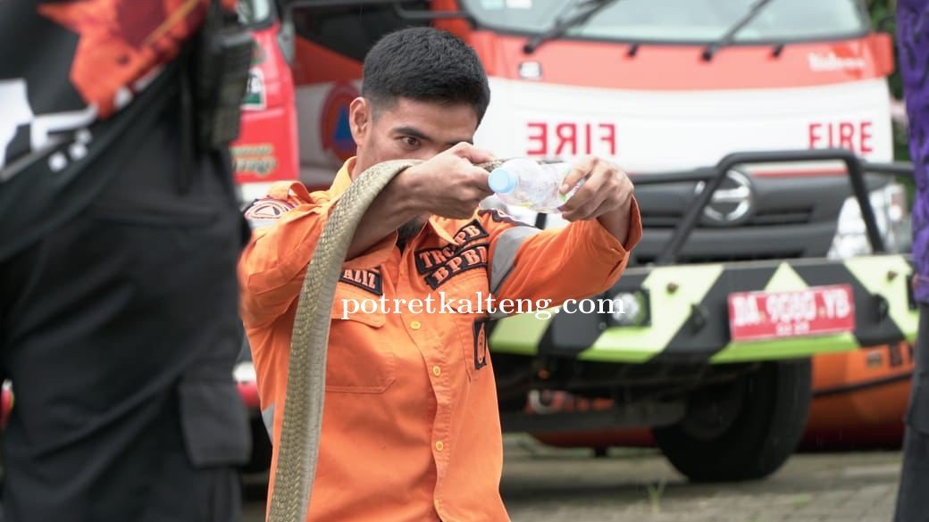 Tingkatkan Kesiapan Evakuasi Hewan Liar, TRC BPBD Balangan Gelar Latihan Penanganan Ular