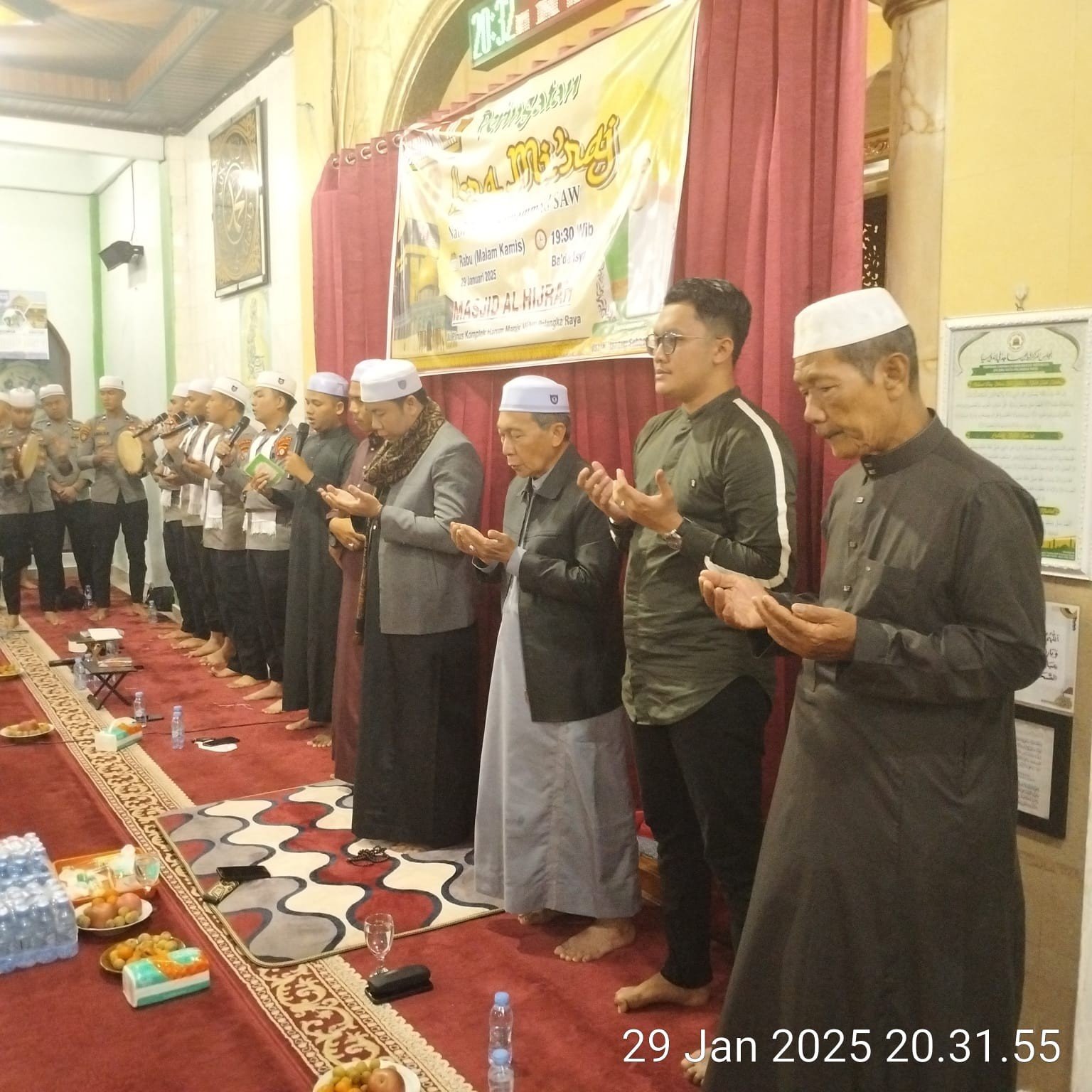 Peringatan Isra Mi\'raj di Masjid Alhijrah Kalteng Dihadiri Ratusan Jemaah