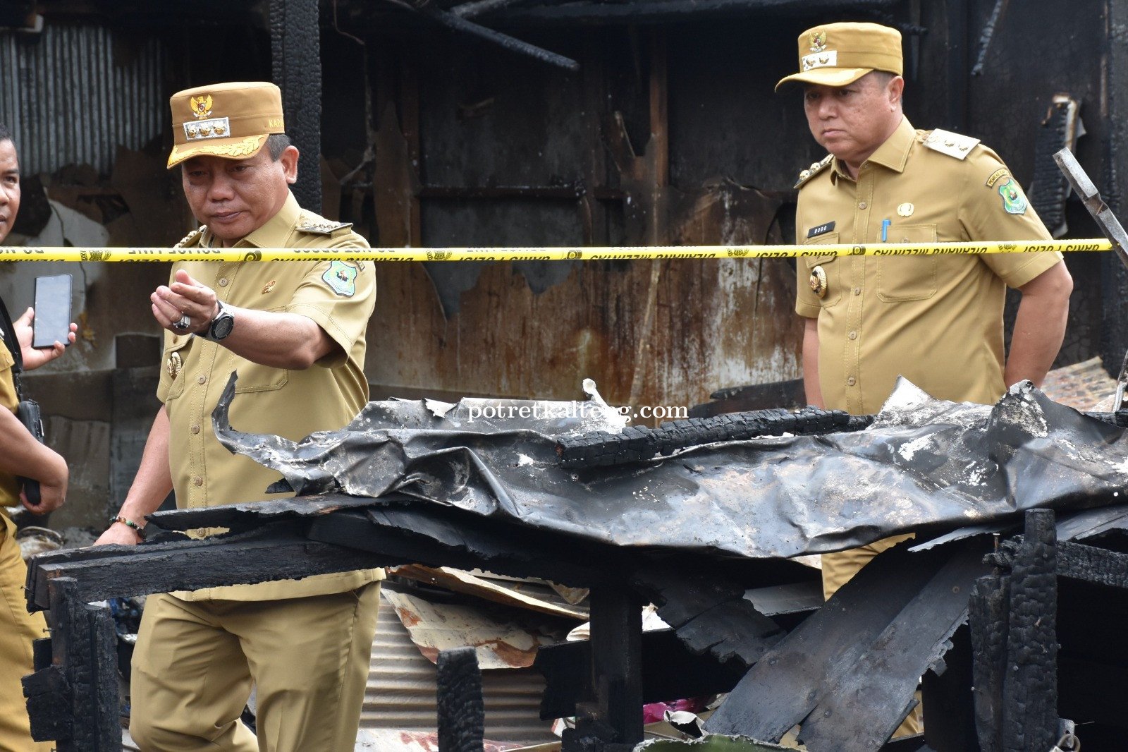Bupati Kapuas Tinjau Lokasi Kebakaran Pasar Sari Mulia, Instruksikan Bantuan Cepat