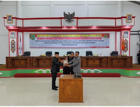 Pemkab dan DPRD   Barsel Sepakati Perda APBD Tahun Anggaran 2025