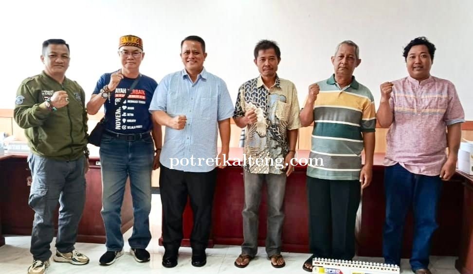 Para Pedagang UMKM Depan TVRI Temui Anggota DPRD Palangka Raya, Minta Kepastian Legalitas Tempat Usa