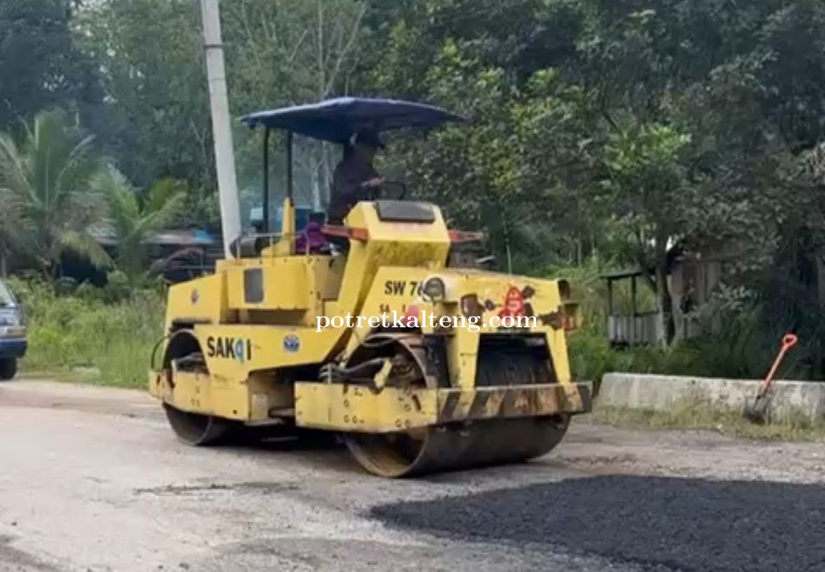 Komitmen Jaga Infrastruktur, PT. Artha Usaha Bahagia Lakukan Pengaspalan Jalan Trans Kalsel – Muara
