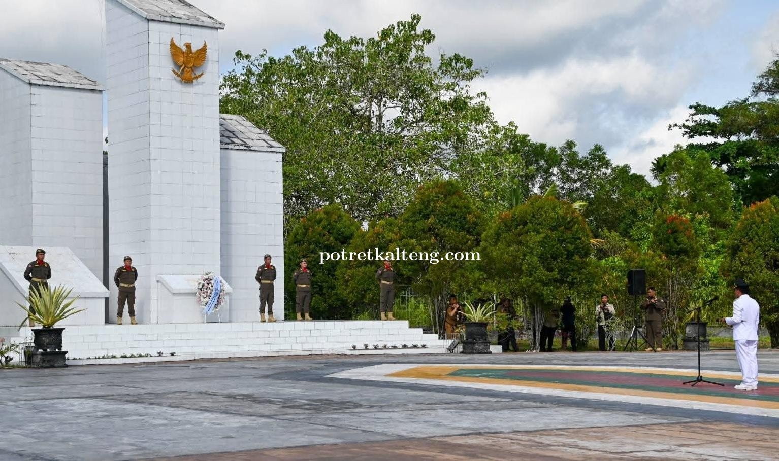 Gubernur Pimpin Ziarah Tabur Bunga HUT ke-69 Kalteng di TMP Sanaman Lampang