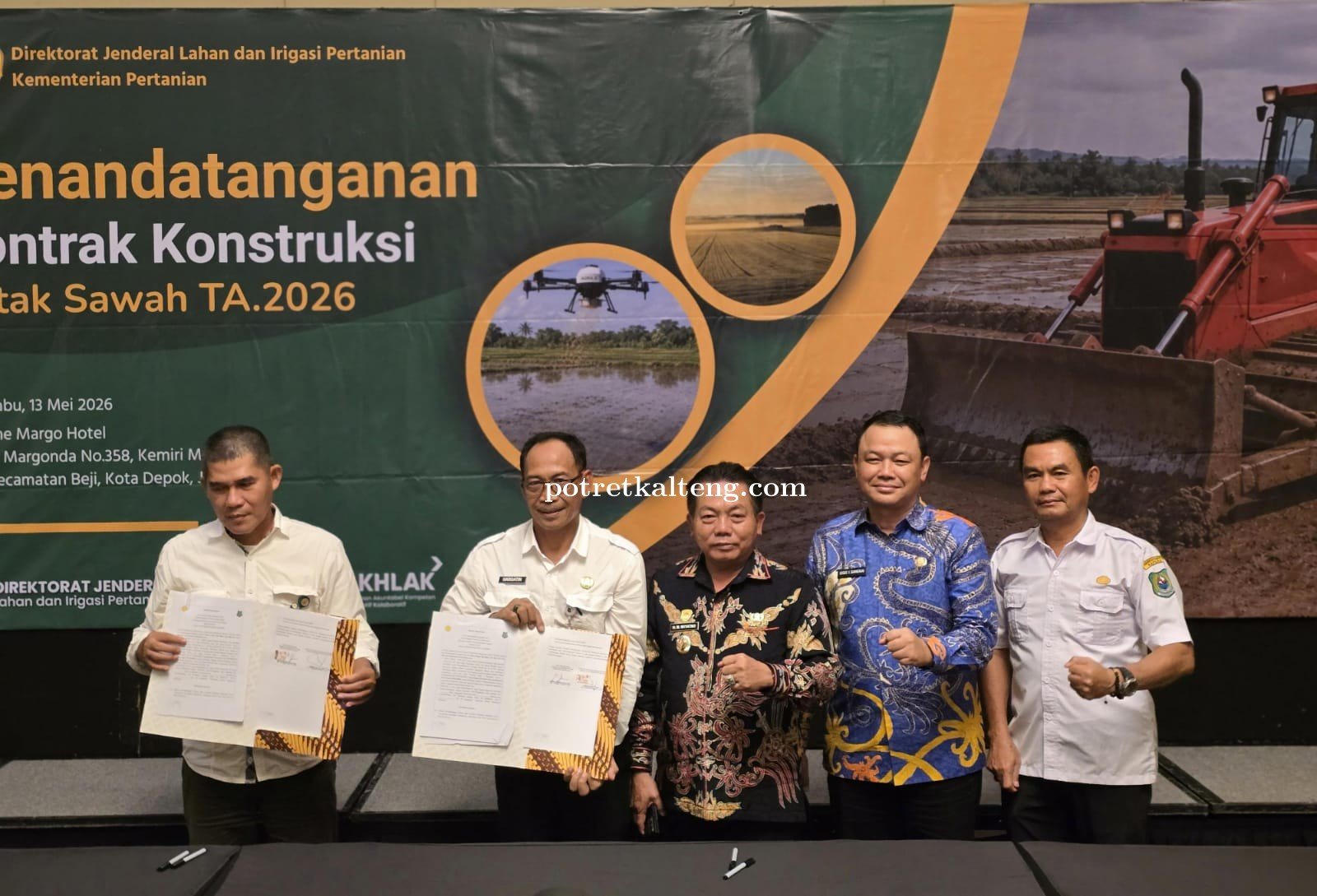 Perkuat Lumbung Pangan, Pemkab Kapuas Teken Kontrak Swakelola Cetak Sawah di Depok