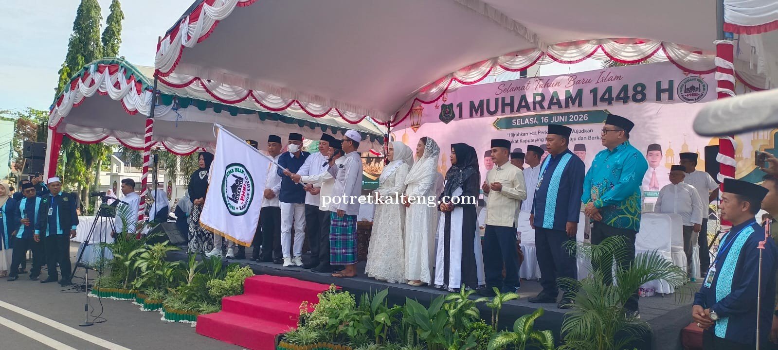Ribuan Warga Padati Pawai 1 Muharram 1448 H, Syiar Islam Semarak di Kuala Kapuas