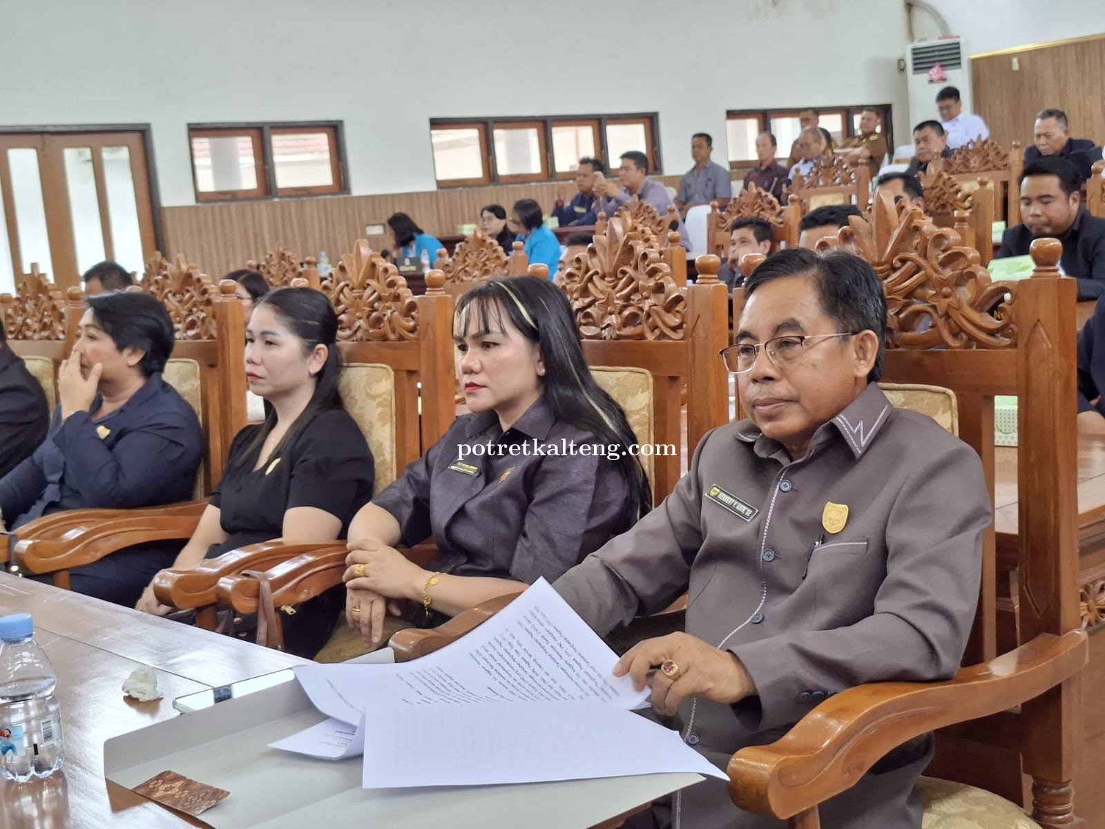 Ketua Komisi II DPRD Kabupaten Gunung Mas, Herbert Y Asin, Targetkan Perbaikan Jalan Kota Kuala Kuru
