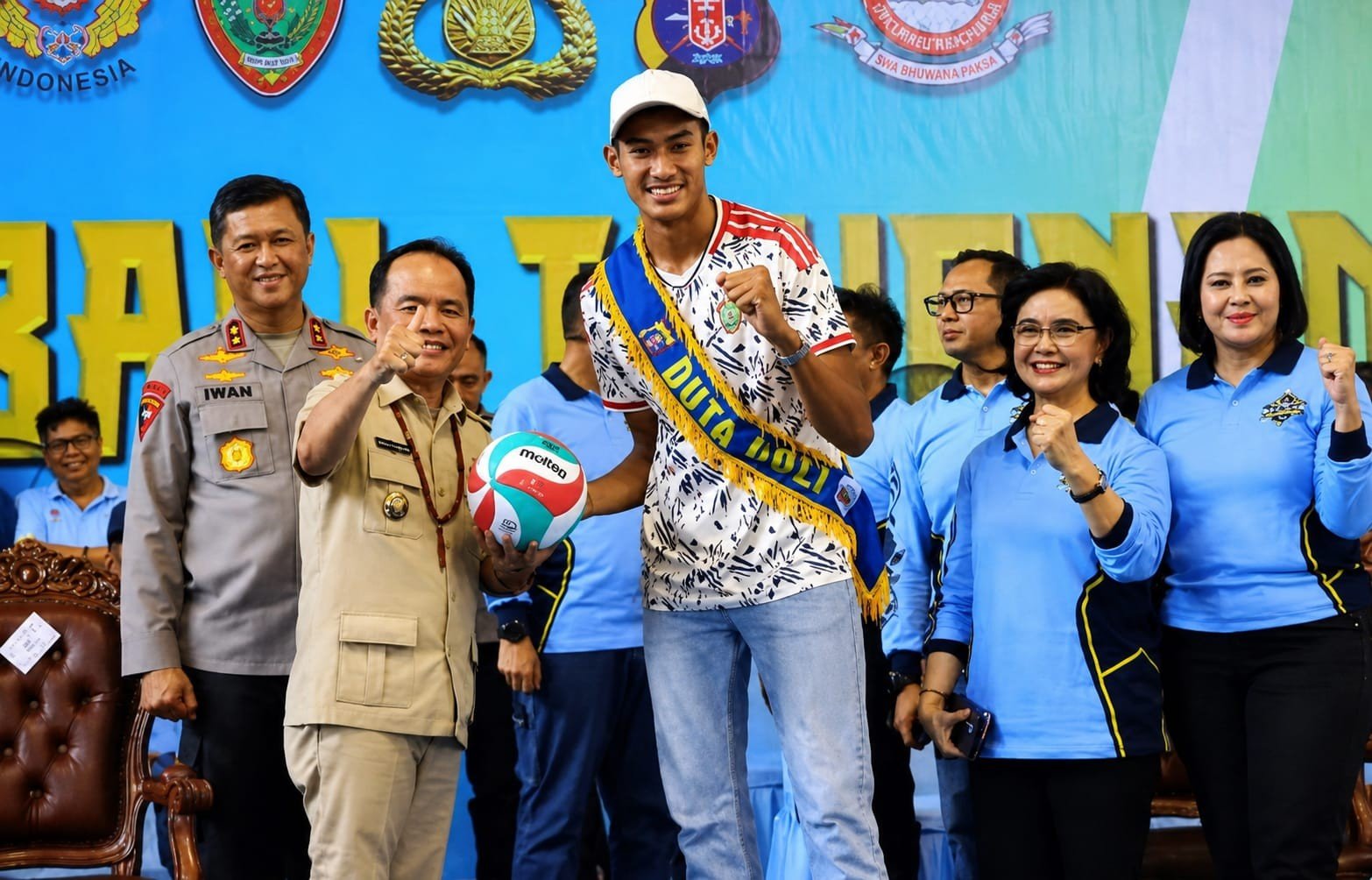 Gubernur Agustiar Sabran Buka Turnamen Bola Voli Kapolda Cup II 2026, Perkuat Sportivitas dan Persat